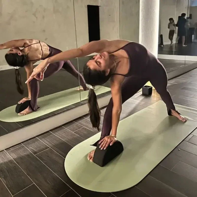 Tapis de yoga ovale en caoutch - Home Gym Yoga Storage avis et prix